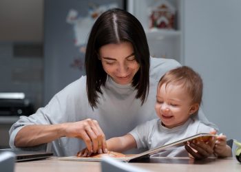 Leerles a los bebés: difícil pero no imposible